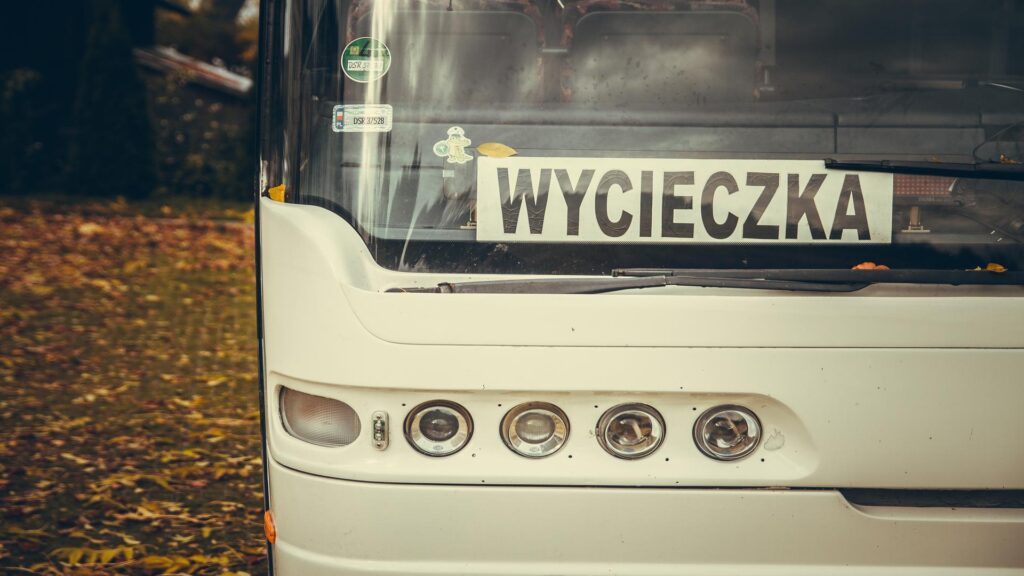 Autobus wycieczkowy – wygodny transport na integracyjne wyjazdy.